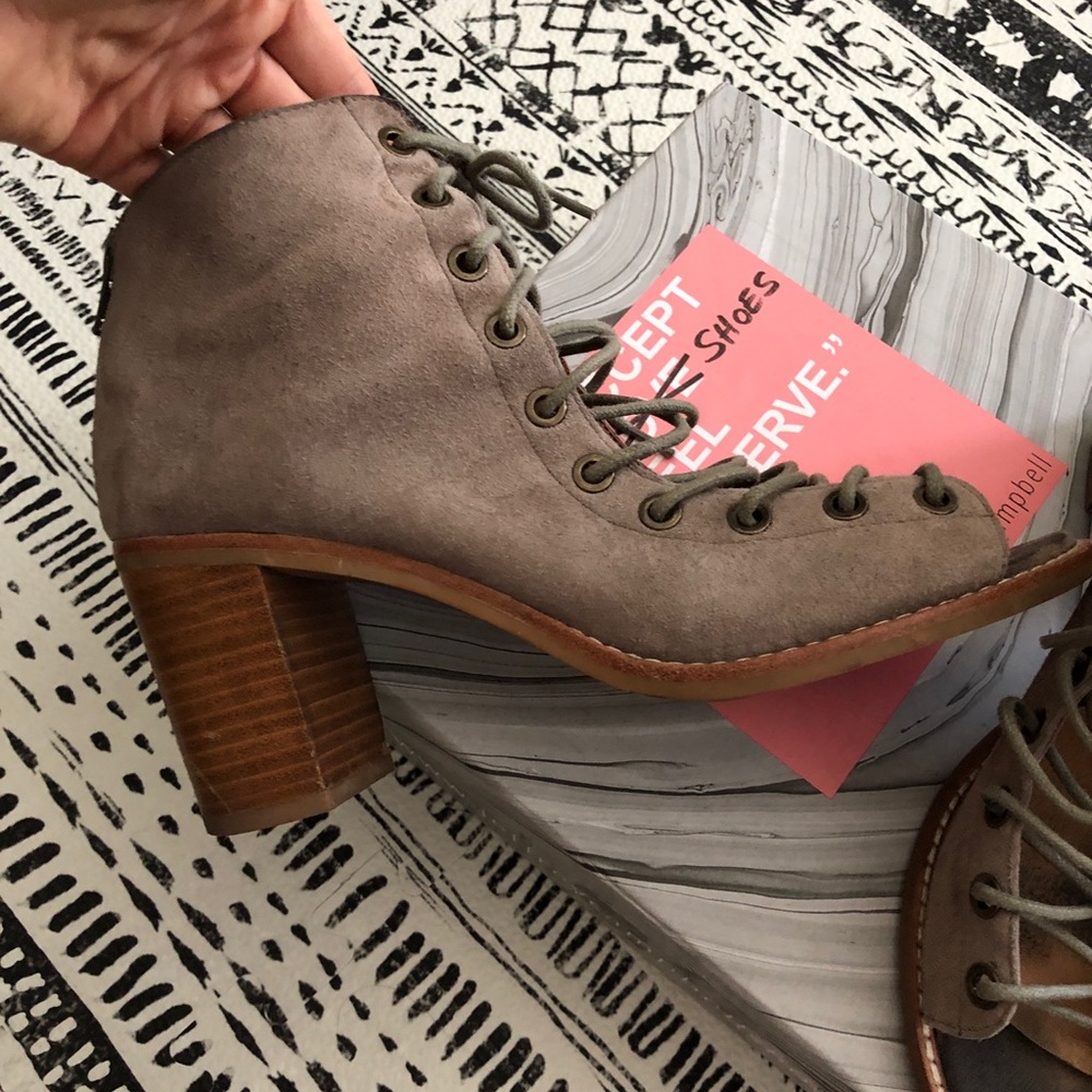 Jeffery Campbell lace up. - Picture 5 of 6